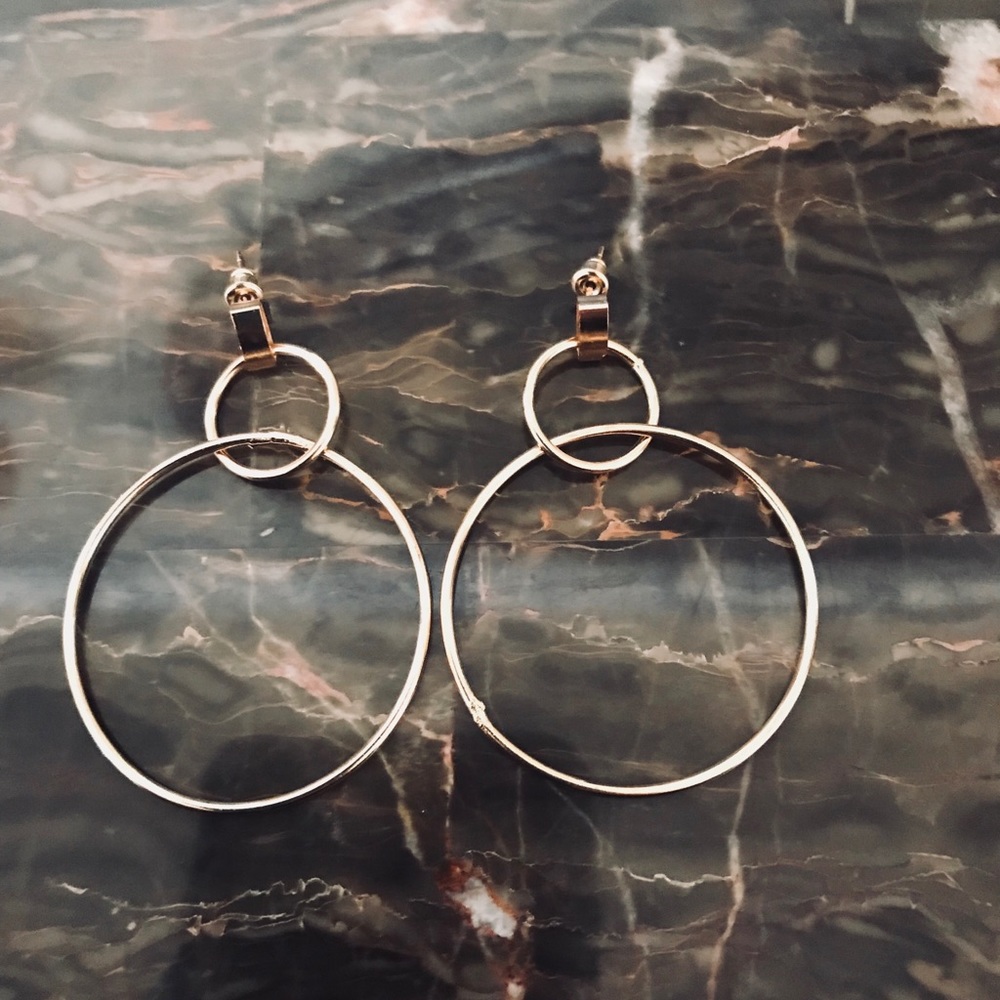 Cute Hoops!!!!! A must for the summer😎